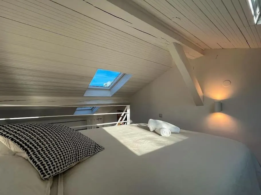 Suite Palm Springs Villeurbanne 0*,  France